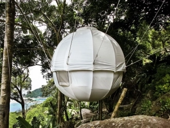 The Enchanting World of Hanging Treehouses: A Modern Marvel Rooted in Ancient Dreams post image